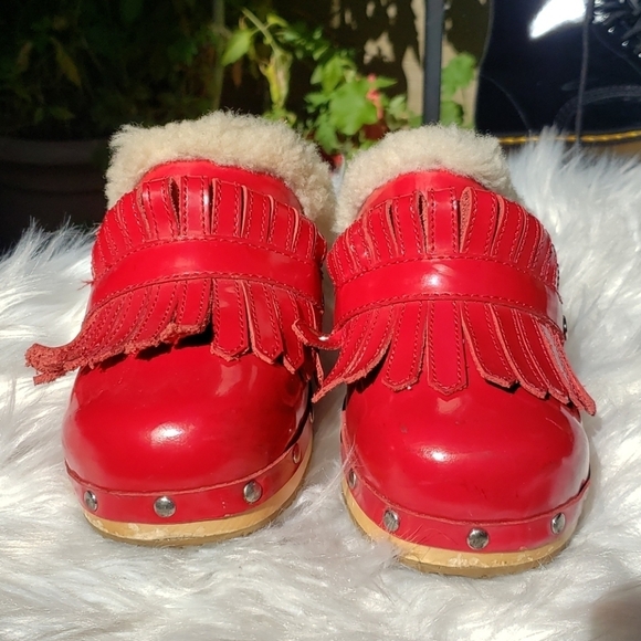 Ugg Kiltie Red Patent Leather Clogs Mules 4 - Picture 4 of 16